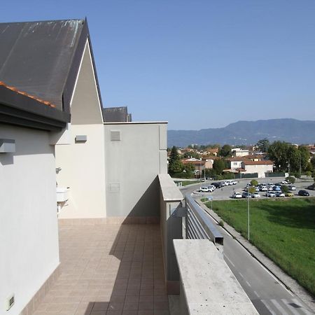 Attico Arrighi Apartment Лука Екстериор снимка