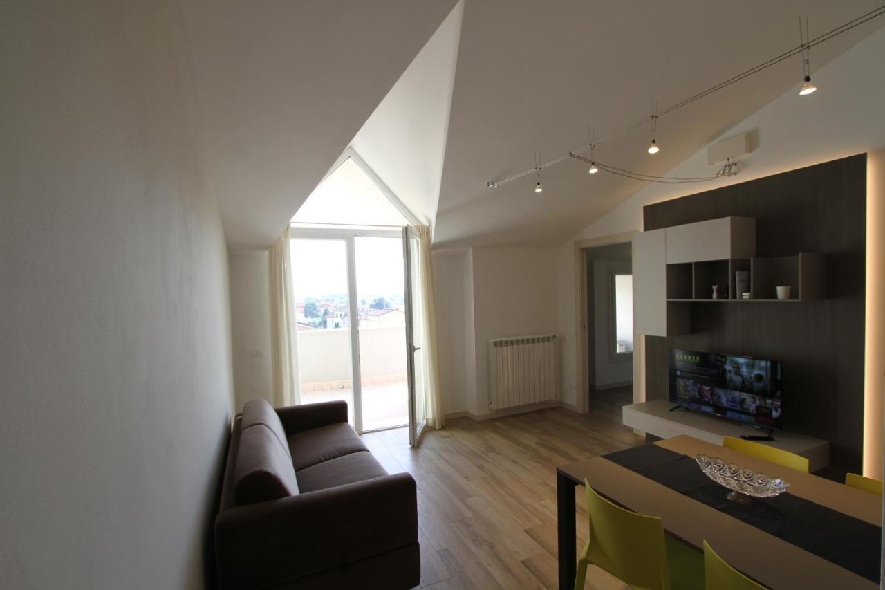 Attico Arrighi Apartment Лука Екстериор снимка
