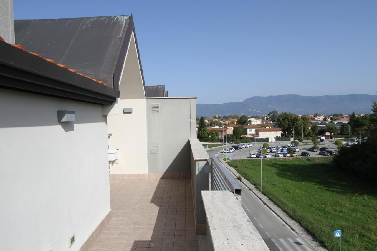 Attico Arrighi Apartment Лука Екстериор снимка